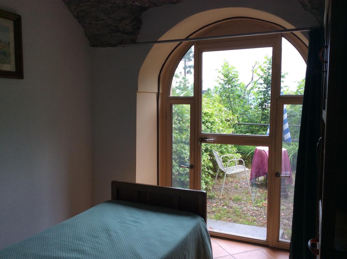 Hotel Villa Della Quercia Verbania Exteriör bild