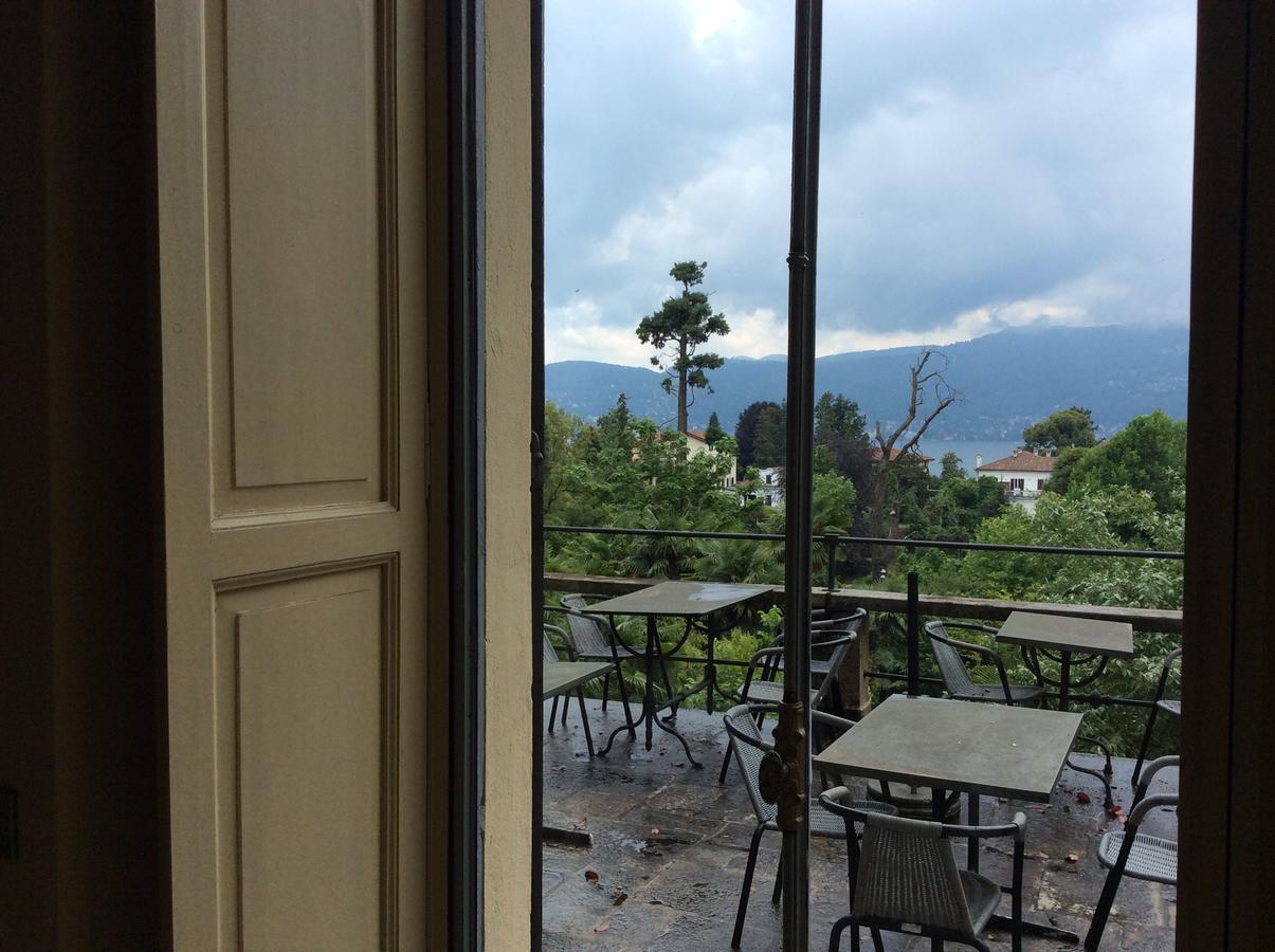 Hotel Villa Della Quercia Verbania Exteriör bild